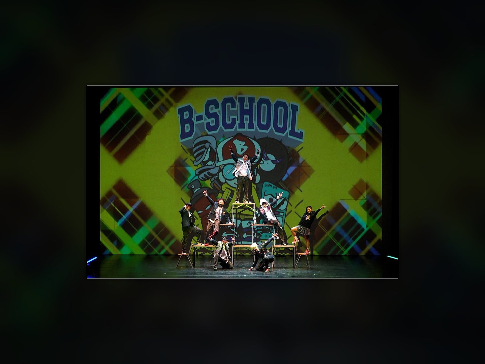 B-SCHOOL stage team